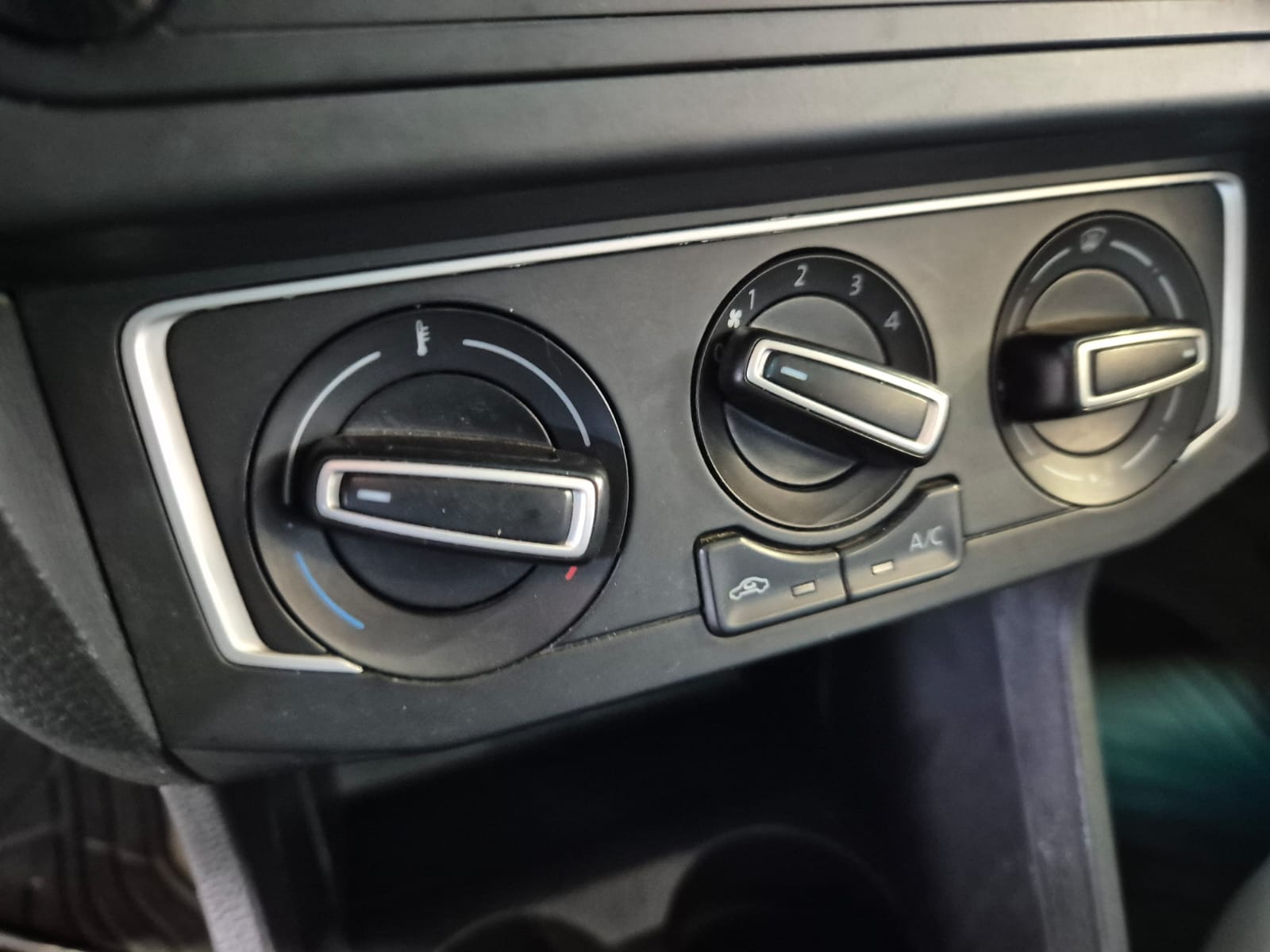 VOLKSWAGEN | GOL |  AÑO 2023