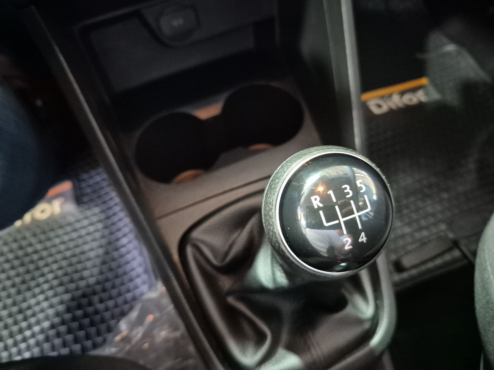 VOLKSWAGEN | SAVEIRO |  AÑO 2024 | MT