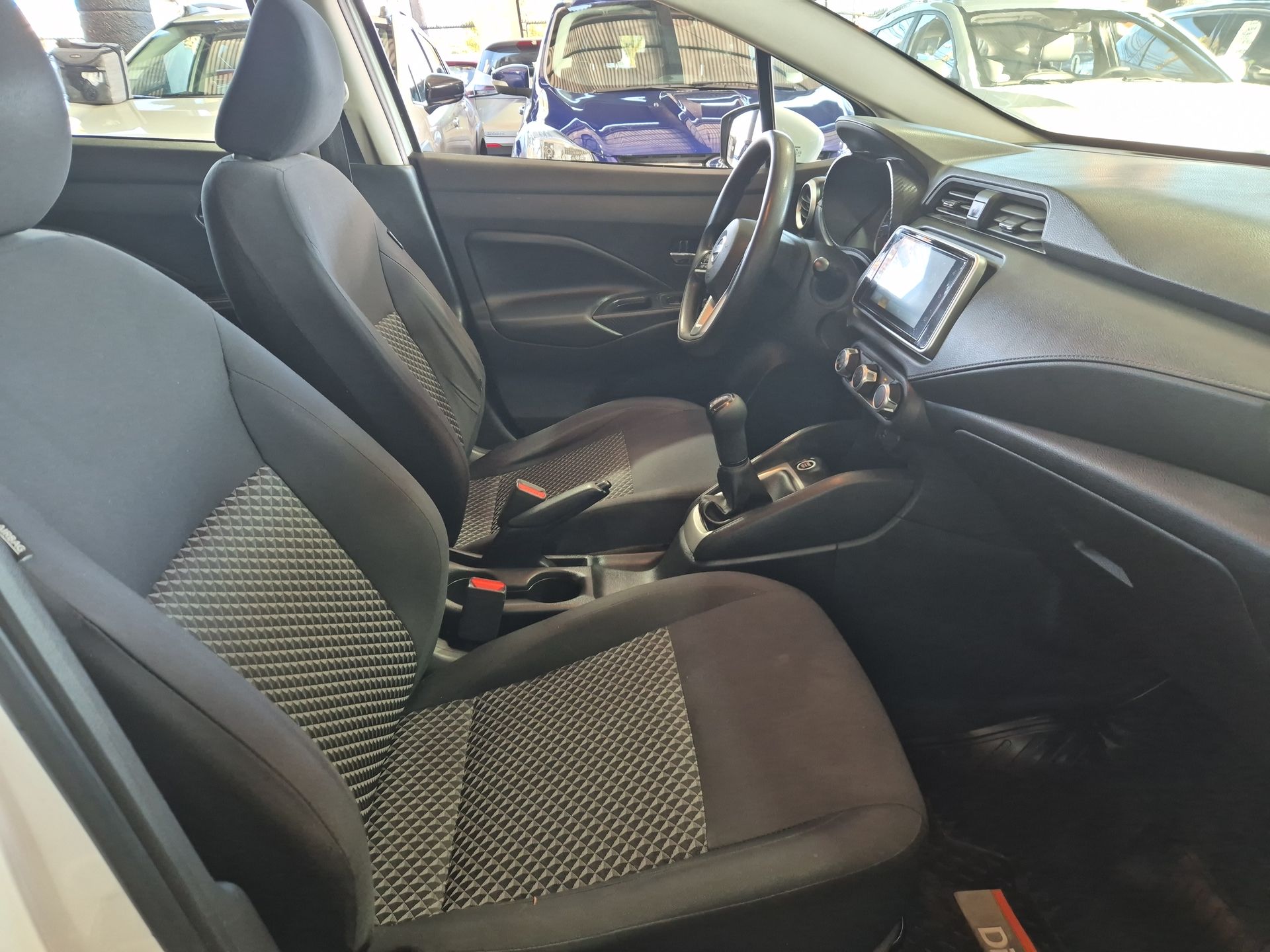 NISSAN | VERSA |  AÑO 2021 | MT