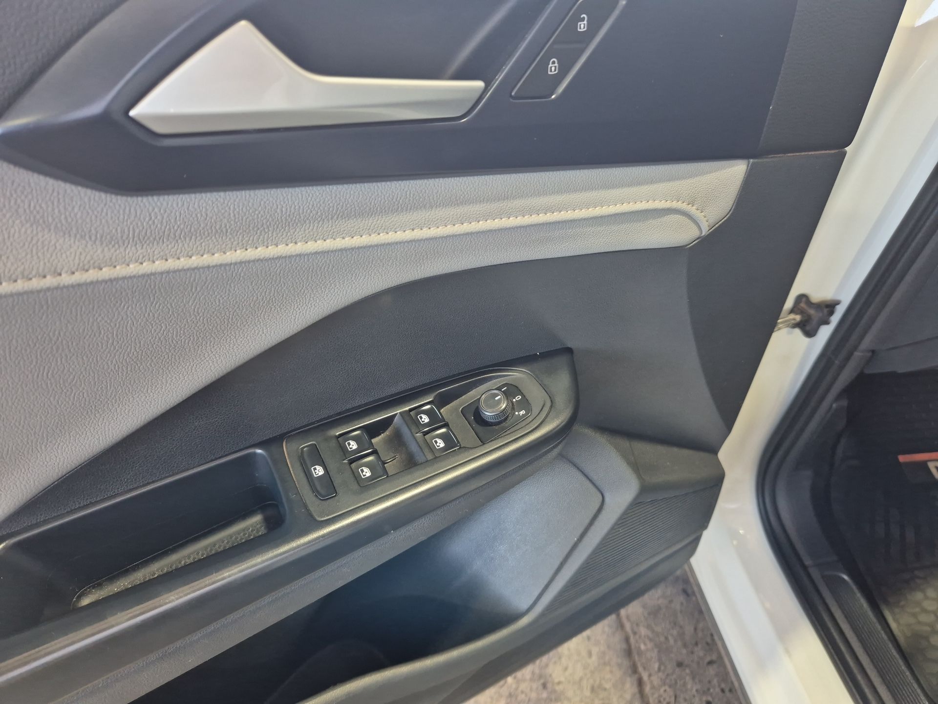 VOLKSWAGEN | TAOS |  AÑO 2023 | AT