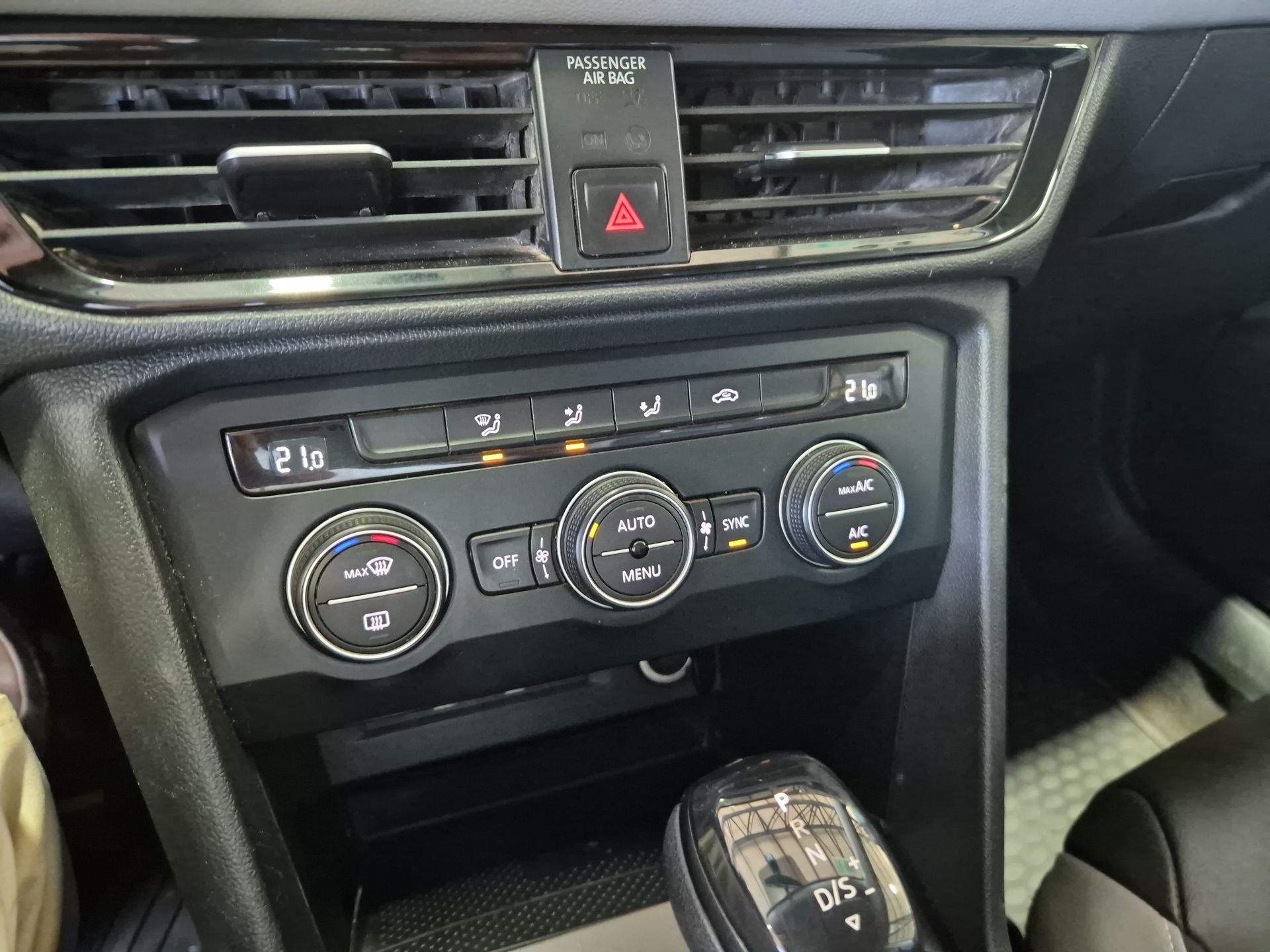 VOLKSWAGEN | TAOS |  AÑO 2023 | AT